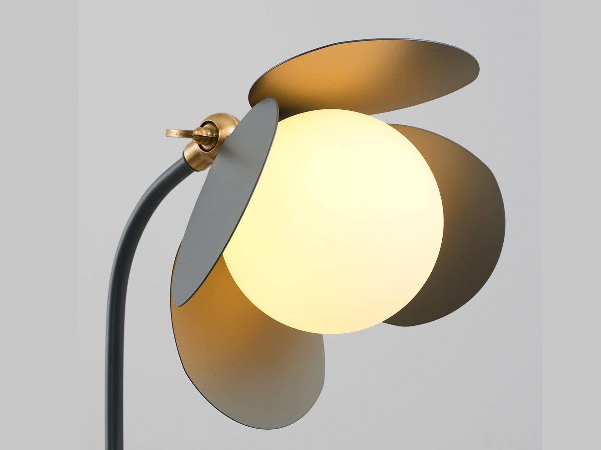 3120-Ml-16 Daisy Table Lamp Gray